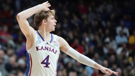 Jayhawks’ March Madness star gets basketball genes from mom